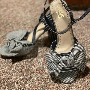 Blue and white stripes heels with a bow tie